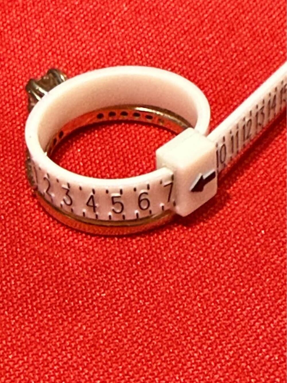 14K White Gold Round Diamond Solitaire Engagement Ring Pavé Band Size 7